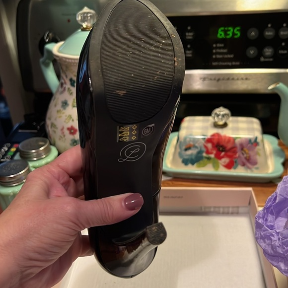 Chinese Laundry 👠 - Picture 4 of 5